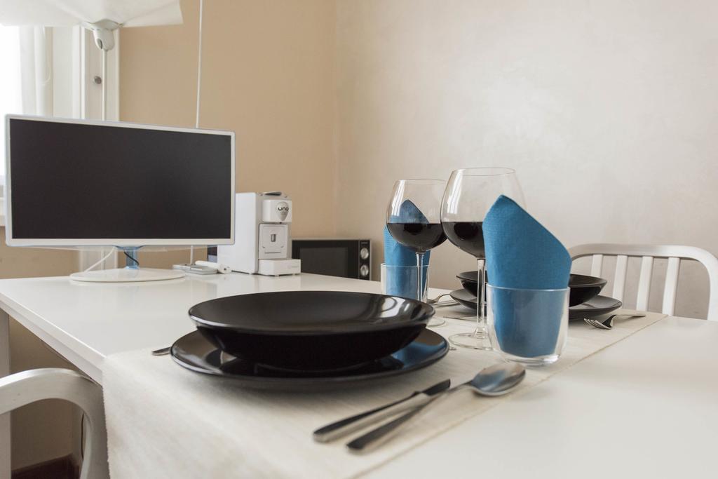 Pied A Terre Sant'Agostino Apartment มิลาน ภายนอก รูปภาพ